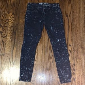 Mid rise acid wash jegging